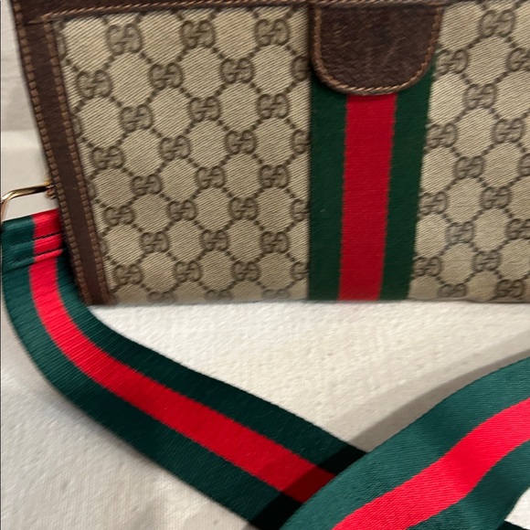 Authentic Gucci Green and Red Crossbody/Clutch Bag - Picture 16 of 16
